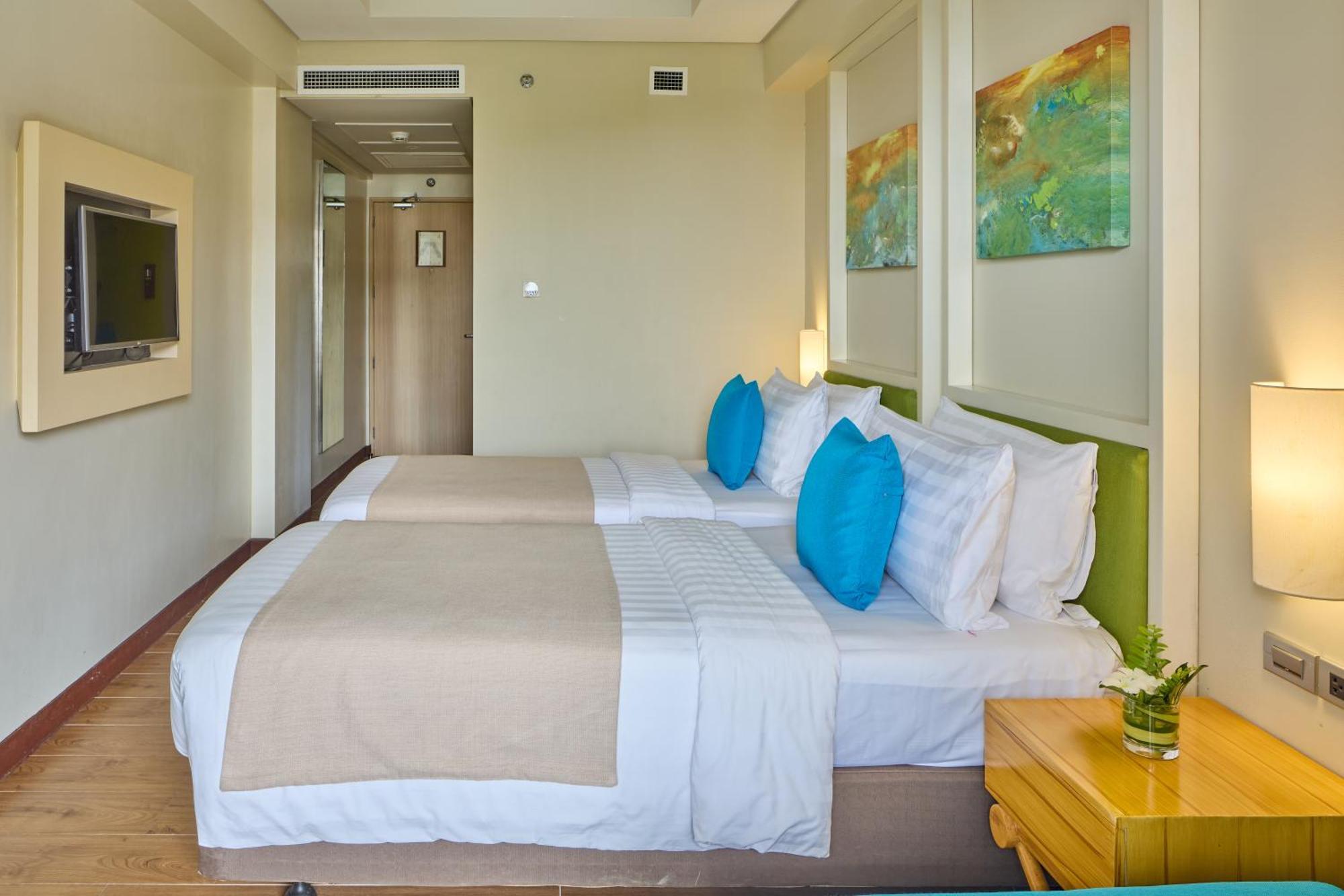 Hotel Savoy Boracay Newcoast 4*